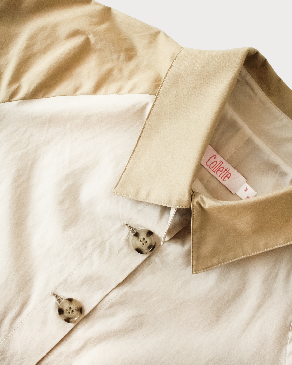 La Flâneuse in Beige