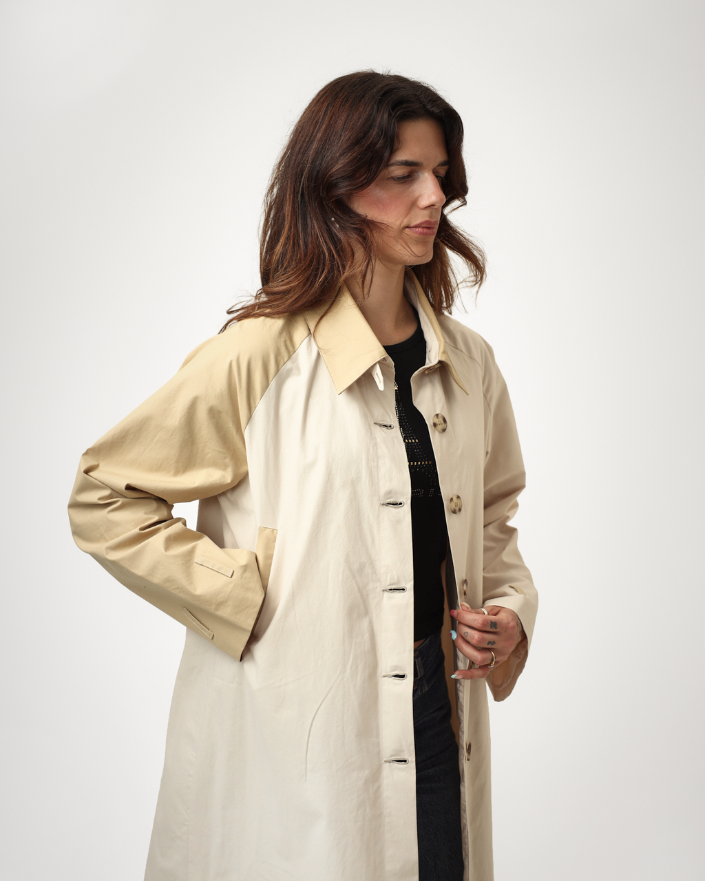 La Flâneuse in Beige