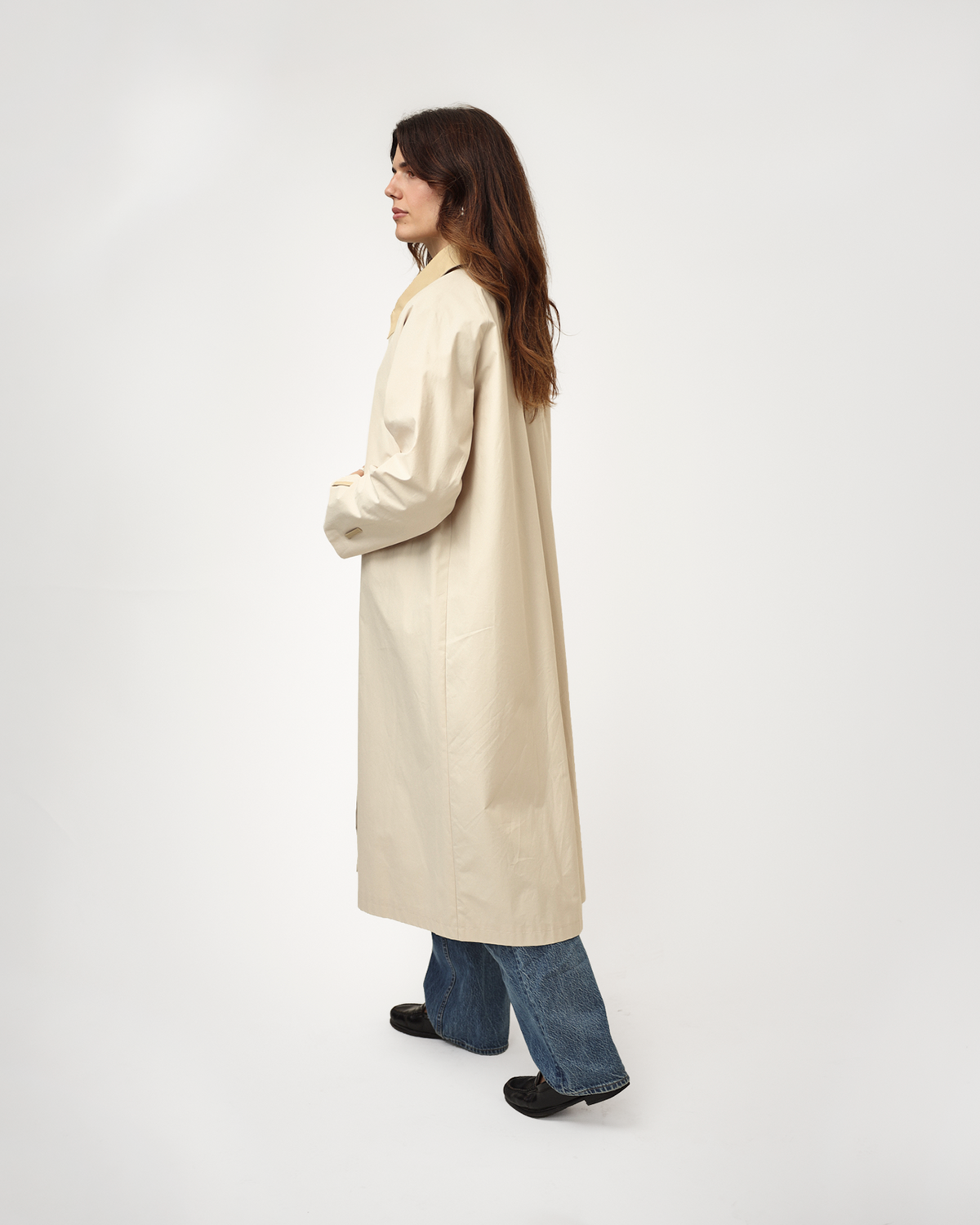 La Flâneuse in Beige